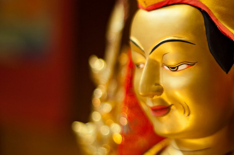 Je Tsongkhapa Statue – Meditation Und Buddhismus In Wien destiné Buddhismus Feiertage