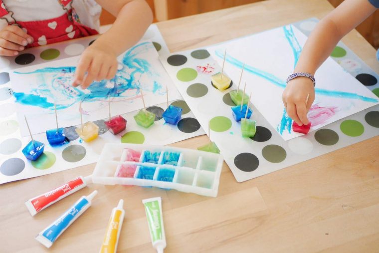 Malen Mit Eiswürfel #349 | Eiswürfel, Lebensmittelfarbe concernant Basteln Mit Krippenkindern