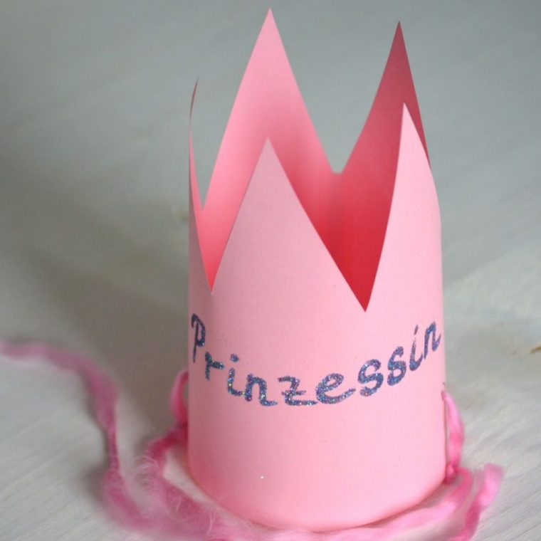 Prinzessinnen Und Ritter: Freebies Für Deine tout Prinzessinnen Krone Basteln