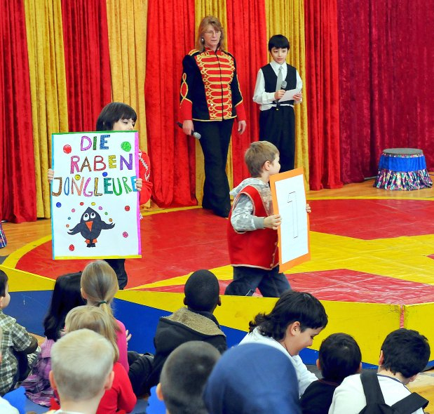 Projekt Mit Zirkus Renz In Der Karolinen-Grundschule In pour Projekt Zirkus Grundschule