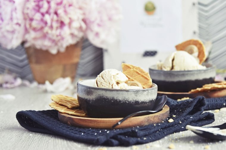 Saltet Caramel Ice Cream – Rezept Für Quark-Karamell-Eis tout Speiseeis Herstellen