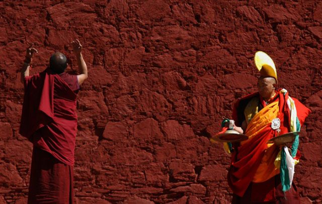 Tibet Hat Mehrere Traditionelle Volksfeste In Dem Grossen encequiconcerne Feste Des Buddhismus