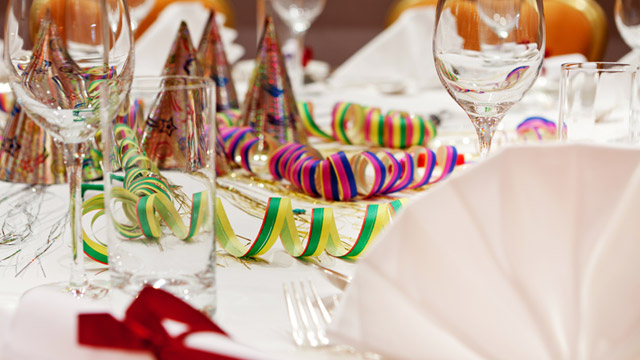 Tischdeko Für Silvester – Tipps Für Eine Tolle Tafel serapportantà Silvester Tischdeko Basteln