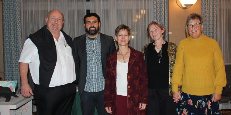 Verschiedene Religionen An Einem Tisch | Offener Kanal serapportantà Verschiedene Religionen