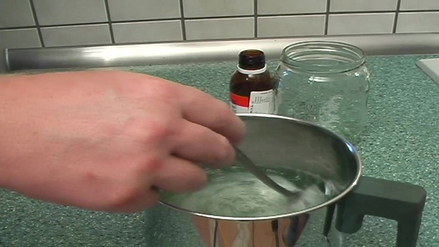 Video: Riesenseifenblase – Ein Rezept Für Optimales tout Seifenblasenwasser Selbst Herstellen