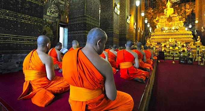 "Wat" Tust Du: 10 Goldene Tempel-Gebote | Thaizeit.de pour Buddhistische Feste
