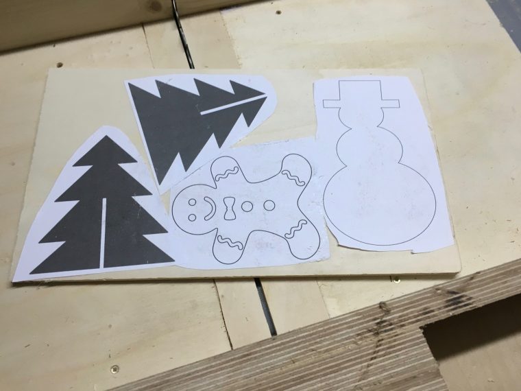 Weihnachtsdeko Aus Holz – Basteln Mit Kindern pour Weihnachtsbasteln Vorlagen Kostenlos Weihnachtsdeko Aus Holz – Basteln Mit Kindern pour Weihnachtsbasteln Vorlagen Kostenlos