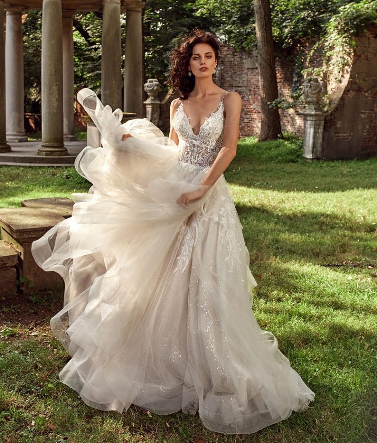 23 Wedding Dresses With Lively Details That Move With The intérieur Prinzessin Eve
