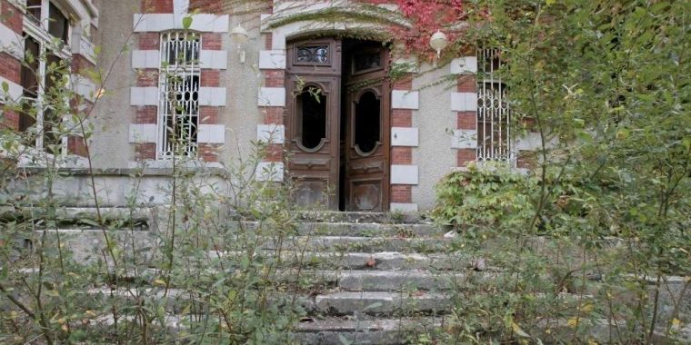 Béarn : Les Images Du Château De Mont Laissé À L'Abandon dedans Compte De 1 A 10 Dans Titounis En Francais