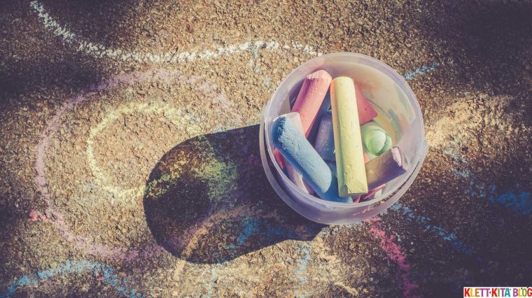 Diy: Leuchtende Farben Mit Zuckerkreide | Klett Kita à Malen Mit Pinsel Und Farbe Kita