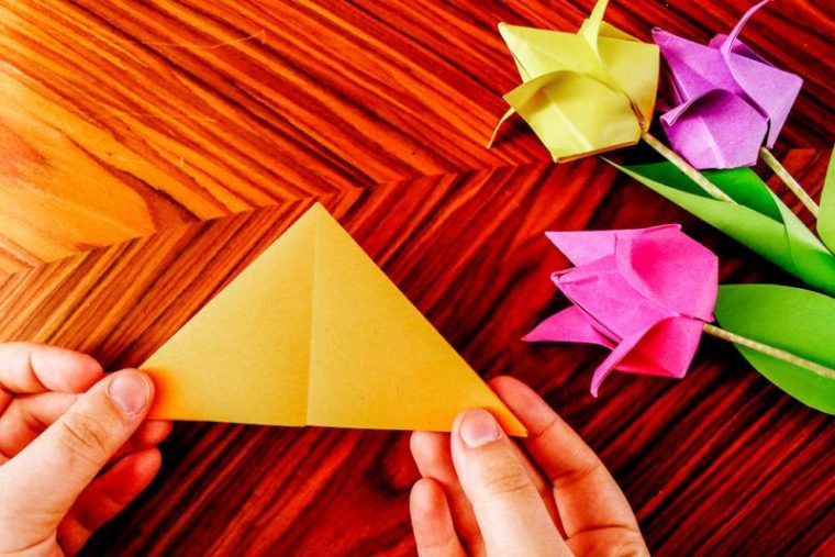 Origami Tulpen Aus Papier Falten – Diy-Anleitung Zum à Tulpen Aus Papier Basteln
