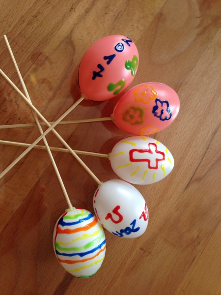 Palmbuschen Binden Mit Kindern | Kreativ Mit Kind avec Plastikeier Bemalen Kinder