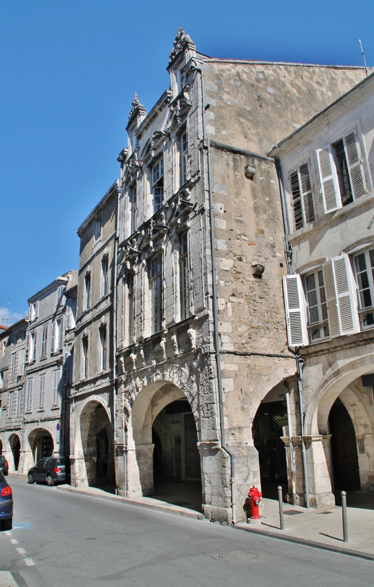 Photo À La Rochelle (17000) : – La Rochelle, 216529 serapportantà Ovs La Rochelle 17000