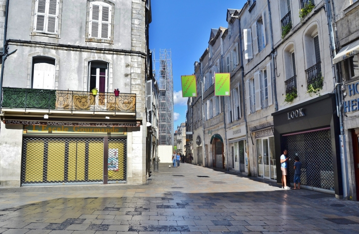 Photo À La Rochelle (17000) : – La Rochelle, 216549 serapportantà Ovs La Rochelle 17000