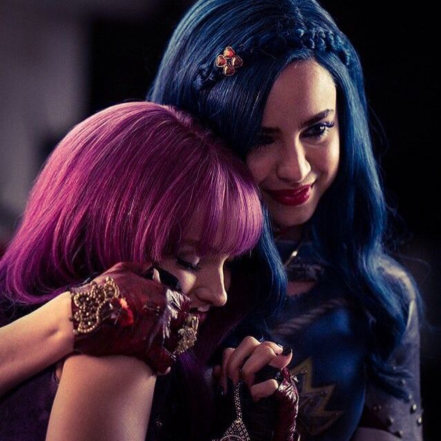 Pin By ℰ𝓋ℴ𝓁ℯ𝓉𝓉ℯ • 𝒲𝒾𝓉𝒸𝒽 On Descendants | Evie Descendants encequiconcerne Evie Personnage Dans Descendants