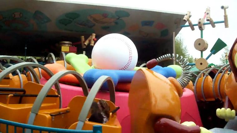 Slinky Dog Zig Zag Spin @ Disneyland Paris - Off Ride - Hd concernant Jeu Zigzag Disneyland Paris