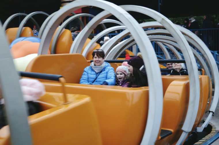 Slinky Dog Zigzag Spin Disneyland Paris – Picniq Blog serapportantà Jeu Zigzag Disneyland Paris