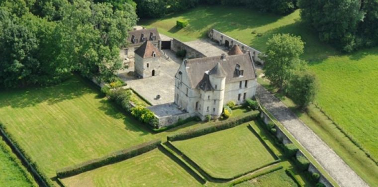 Voici Les "Maisons De Campagne" Des Milliardaires Français tout Compte De 1 A 10 Dans Titounis En Francais