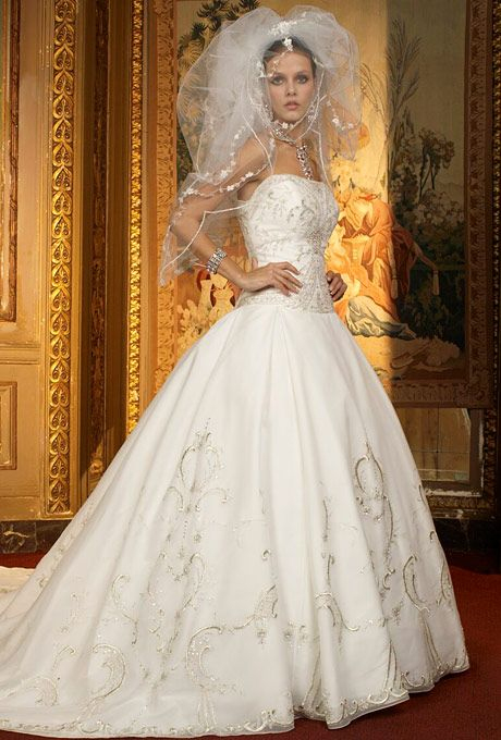 Wedding Dress Photos &amp; Ideas | Wedding Dinner Dress serapportantà Prinzessin Eve