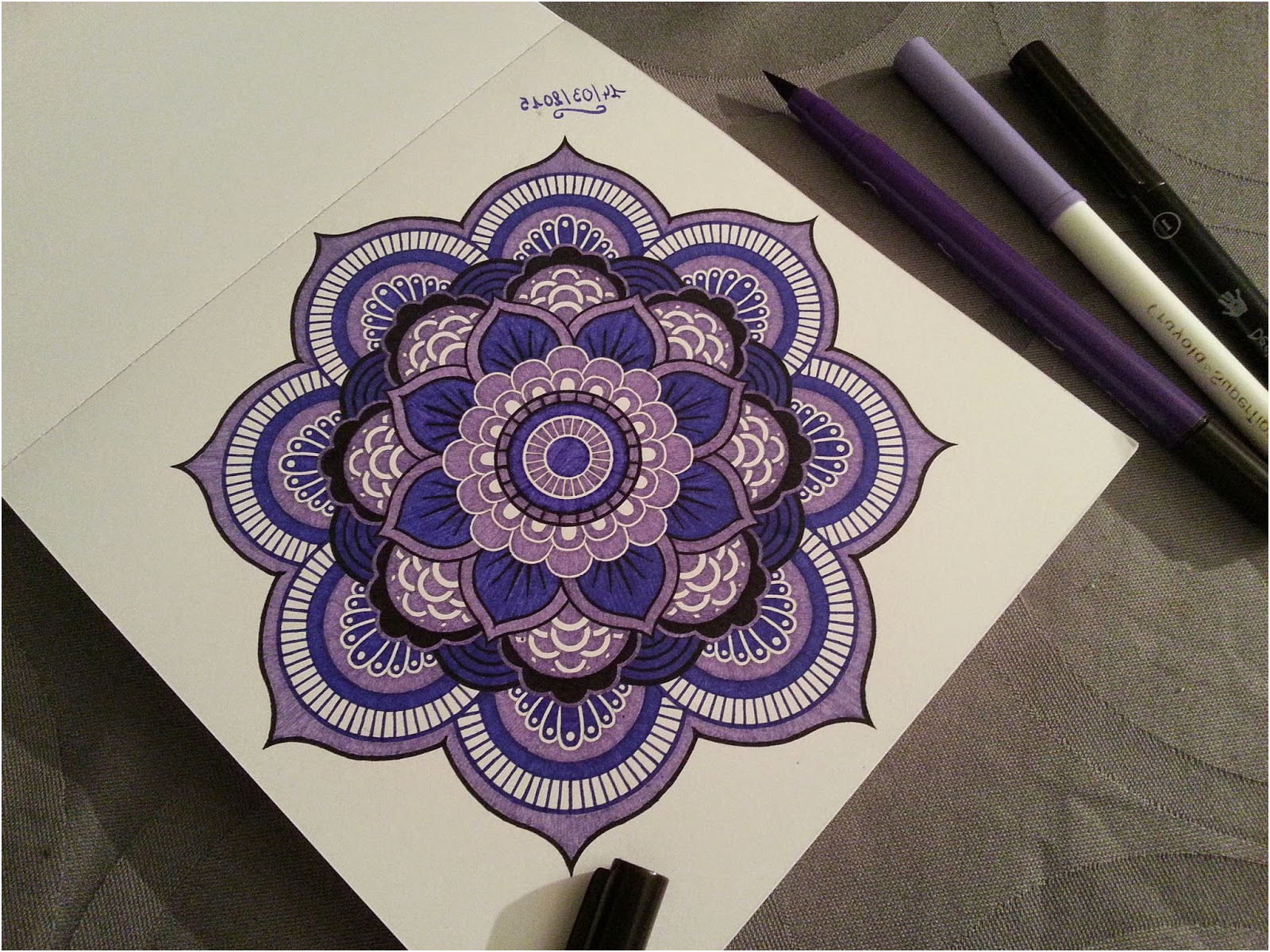 8 Largement Meilleur Crayon De Couleur Pour Coloriage Adulte Collection