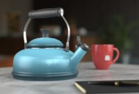 le creuset tea kettle